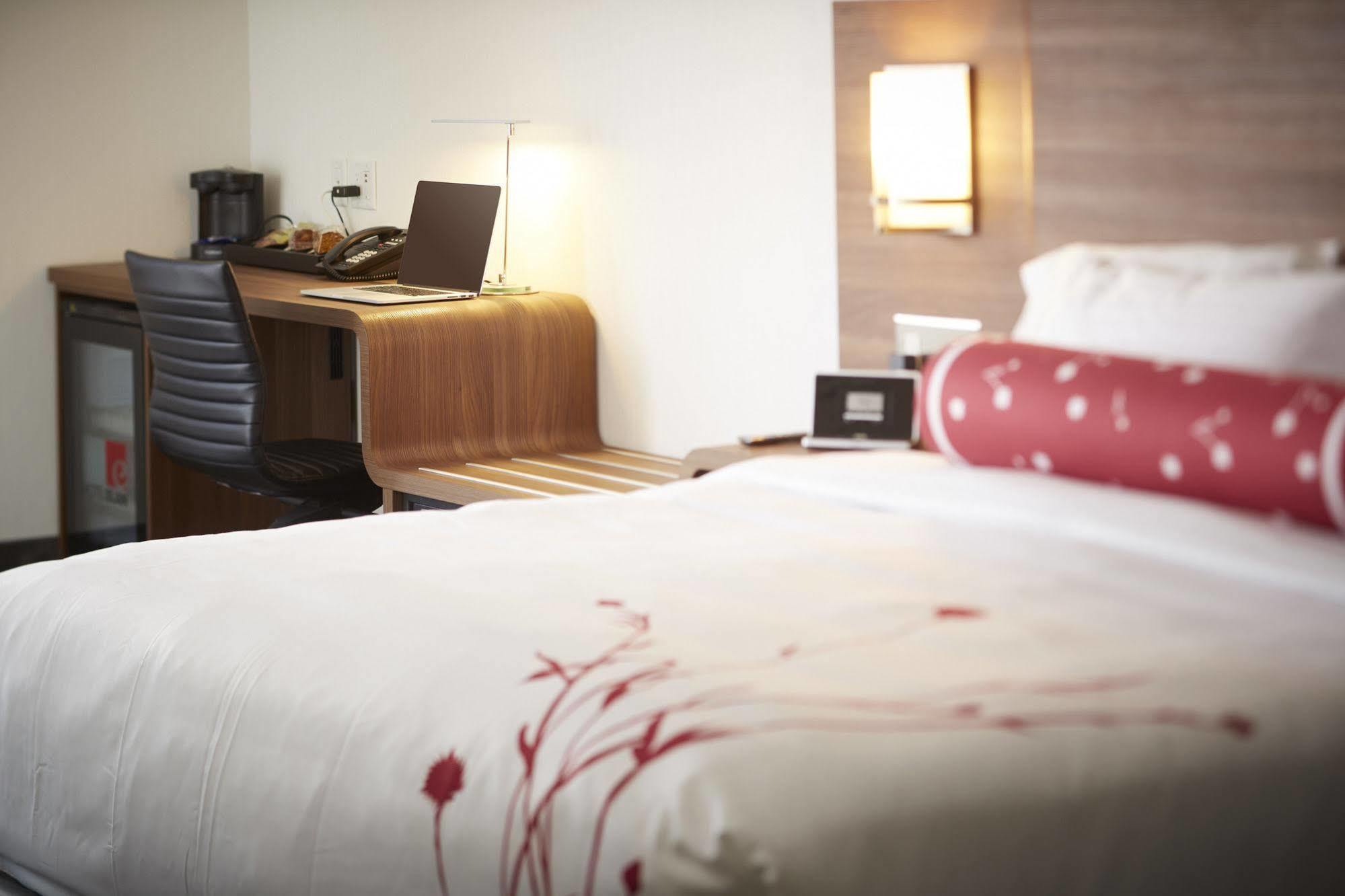 Hotel Elan คาลการี ภายนอก รูปภาพ
